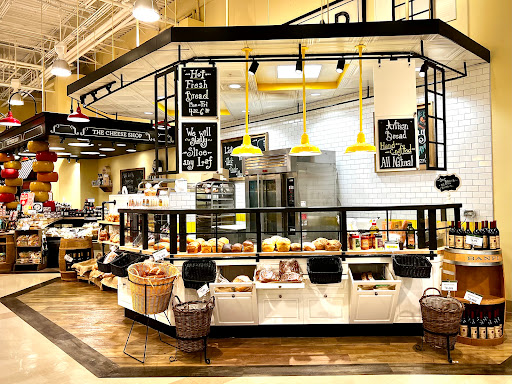 Grocery Store «Lowes Foods on Strickland Road», reviews and photos, 9600 Strickland Rd, Raleigh, NC 27615, USA