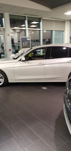 BMW Dealer «Thompson BMW», reviews and photos