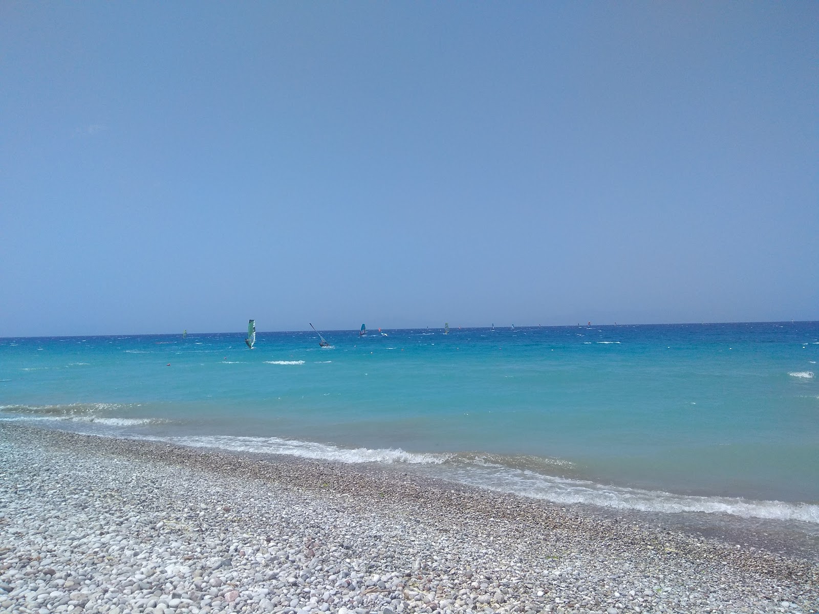 Foto de Ialysos beach com água azul superfície