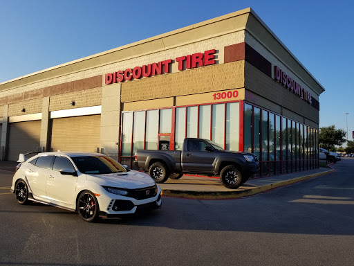 Tire Shop «Discount Tire Store - Austin, TX», reviews and photos, 13000 I-35 #7, Austin, TX 78753, USA
