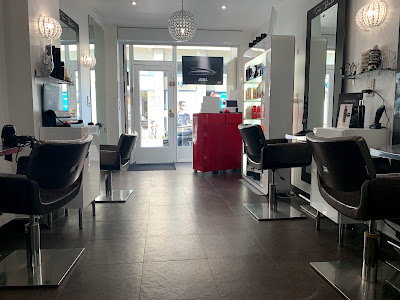 Simon bouvatier coiffeur-coloriste-visagiste à Lyon