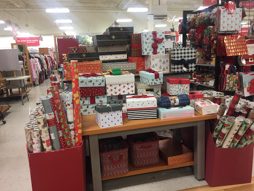 Department Store «T.J. Maxx», reviews and photos, 1751 Ritchie Station Ct, Capitol Heights, MD 20743, USA