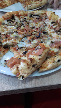 Plats et boissons du Pizzeria Pizza casa presto à Thionville - n°2