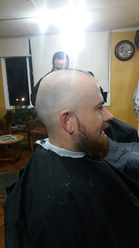 El Varon Peluquería y Barbería - Barbería