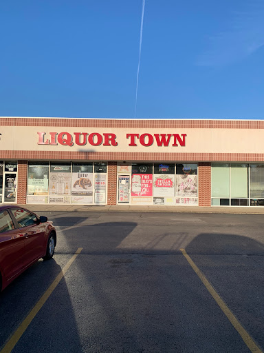 Liquor Store «Liquor Town», reviews and photos, 1005 Essington Rd, Joliet, IL 60435, USA