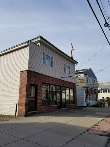 Donut Shop «Serres Donut Shop», reviews and photos, 135 W Manlius St, East Syracuse, NY 13057, USA