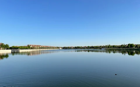 Lago de Claire image