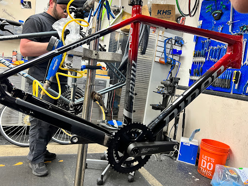 Bicycle Store «Middletown Cycling & Fitness», reviews and photos, 11519 Shelbyville Rd, Louisville, KY 40243, USA