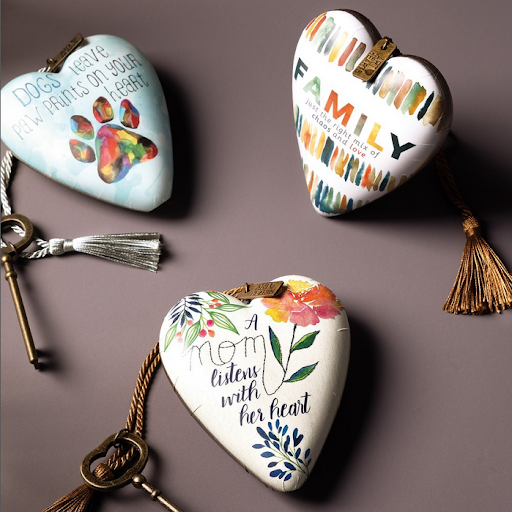 Collectibles Store «Classic Boutique & Gallery», reviews and photos, 2678 Bayshore Blvd, Dunedin, FL 34698, USA