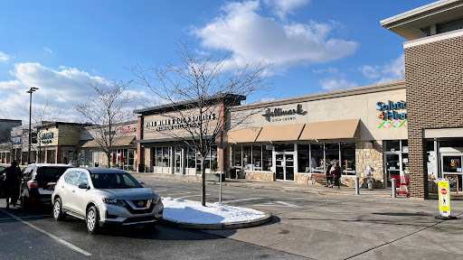 Gateway Shopping Center, 221 E Swedesford Rd, Wayne, PA 19087, USA, 