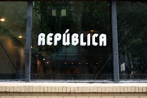 República image