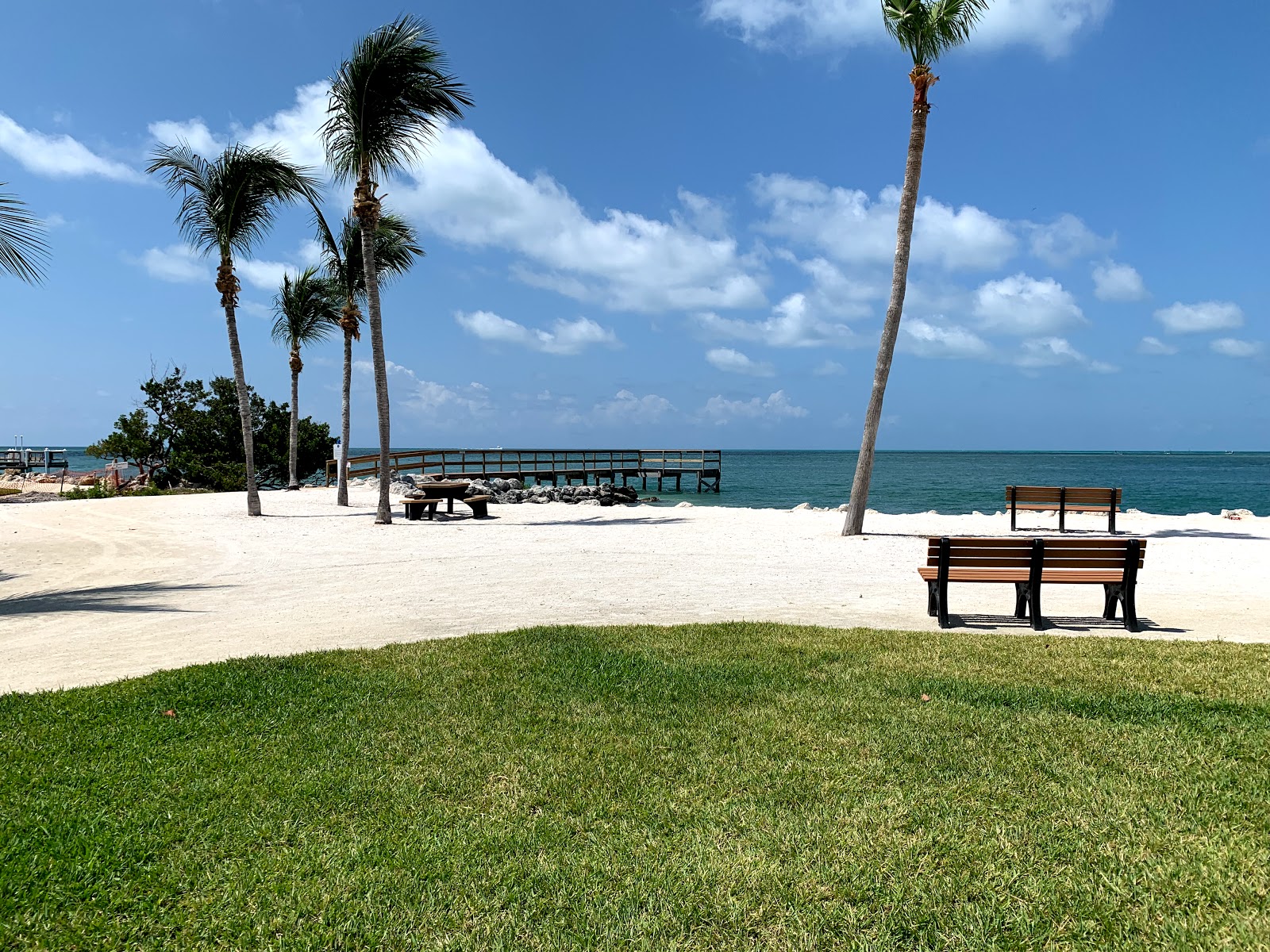 Photo of Sunset Park beach with very clean level of cleanliness