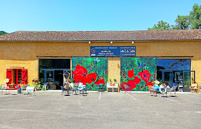 CABANES & COMPAGNIE à Vezac