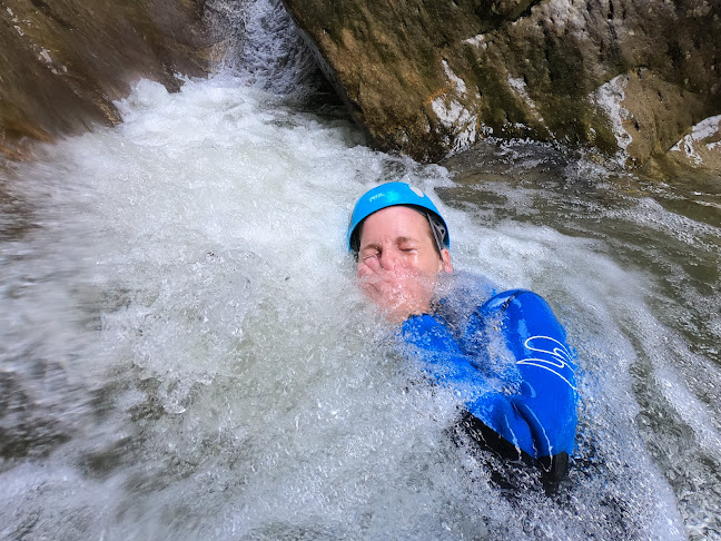 Canyoning Tessin Bergwasser - Reisebüro