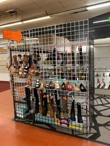 Discount Store «Rialto Discount Mall», reviews and photos, 463 E Foothill Blvd, Rialto, CA 92376, USA