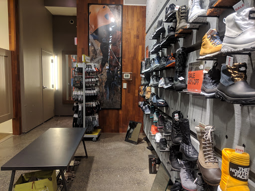 Clothing Store «The North Face», reviews and photos, 1515 Walnut St, Philadelphia, PA 19102, USA
