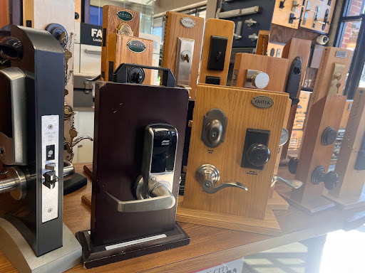 Locksmith «Webster Lock and Hardware Company», reviews and photos, 2471 Webster Ave, Bronx, NY 10458, USA