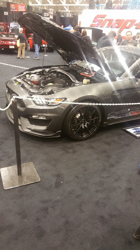 Car Dealer «R&H Motorcars», reviews and photos, 6441 Davis Industrial Pkwy, Solon, OH 44139, USA