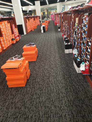 Shopping Mall «Coral Ridge Mall», reviews and photos, 1451 Coral Ridge Ave, Coralville, IA 52241, USA