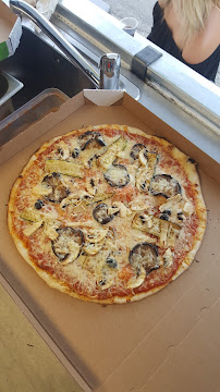 Plats et boissons du Pizzas à emporter PIZZA CHARLY à Bouc-Bel-Air - n°7