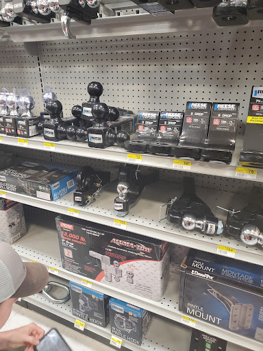 Animal Feed Store «Wilco Farm Store», reviews and photos, 197 S Hazel Dell Way, Canby, OR 97013, USA