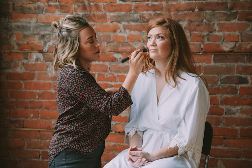 Lindsey Daubney - Beauty and Bridal Makeup Artist