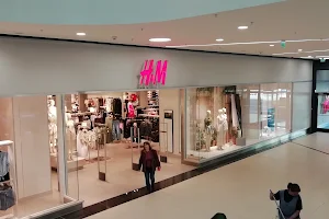 H&M image