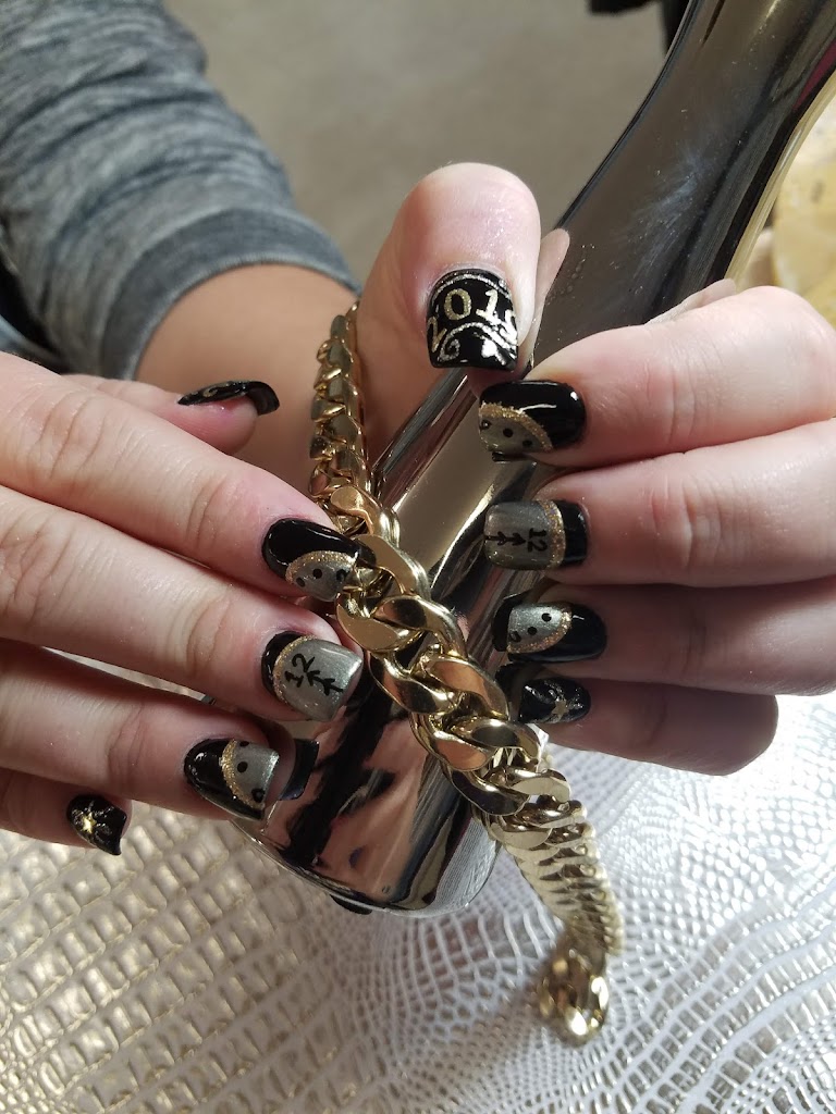 Holly Nails 35654