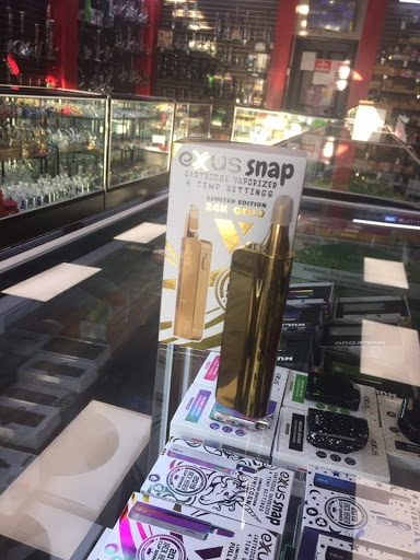 Tobacco Shop «Pine-Apple Xpress Smoke Shop Vape Shop, & Hookahs Sugar Land», reviews and photos, 10701 W Bellfort Ave b182, Houston, TX 77099, USA