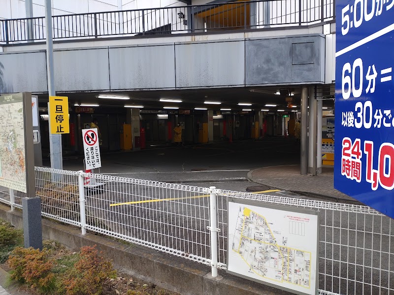 小田原市栄町駐車場（有人立体駐車場）