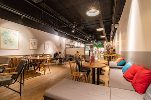 Photo n°4 de Columbus Café & Co La Galerie - Fontaines des Clairions à Auxerre ()
