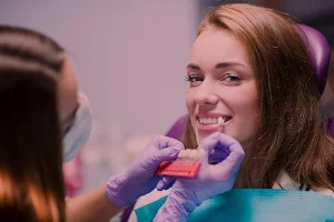 özel Dentist Acıbadem Diş Polikliniği image