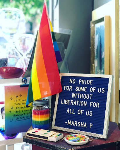 Picture Frame Shop «Foursided Custom Framing Gallery», reviews and photos, 2939 N Broadway St, Chicago, IL 60657, USA