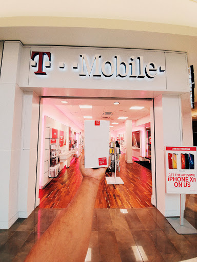 Shopping Mall «The Mall at Rockingham Park», reviews and photos, 99 Rockingham Park Blvd, Salem, NH 03079, USA