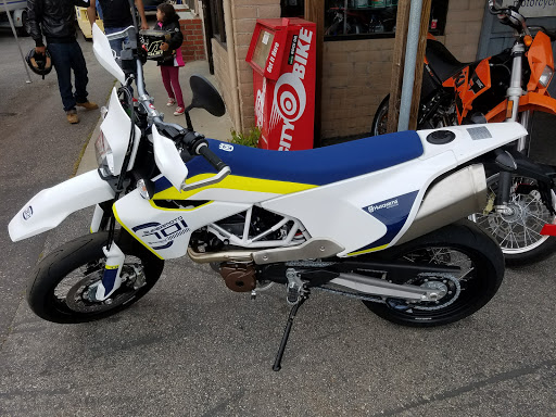 Motorcycle Dealer «Moore And Sons Motorcyles», reviews and photos, 21431 E Cliff Dr, Santa Cruz, CA 95062, USA