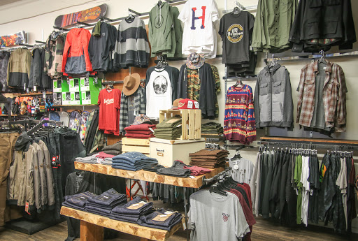 Snowboard Shop «The Vault - Snowboards & Skateboards», reviews and photos, 227 G St, Davis, CA 95616, USA