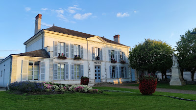 Mairie de Neuville-aux-Bois à Neuville-aux-Bois