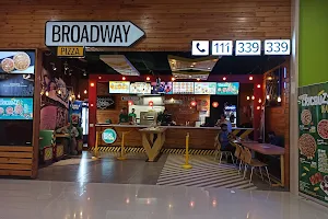 Broadway Pizza LuckyOne Mall image