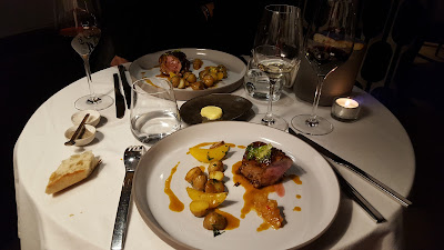24 Le restaurant à Paris
