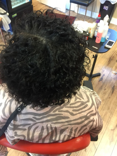 Beauty Salon «Uptown Hair Extensions by Allison», reviews and photos, 25701 N Lakeland Blvd, Euclid, OH 44132, USA