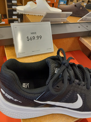 Shoe Store «DSW Designer Shoe Warehouse», reviews and photos, 4 S Tunnel Rd, Asheville, NC 28805, USA