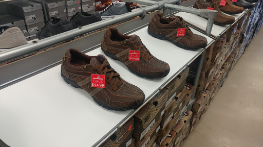 Shoe Store «SKECHERS Factory Outlet», reviews and photos, 1201 Airport Fwy #185, Euless, TX 76040, USA