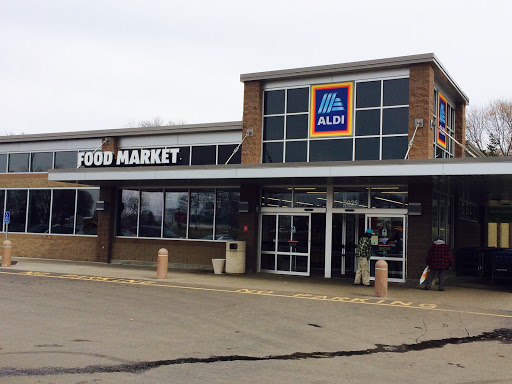 ALDI, 5025 Central Ave NE, Columbia Heights, MN 55421, USA, 