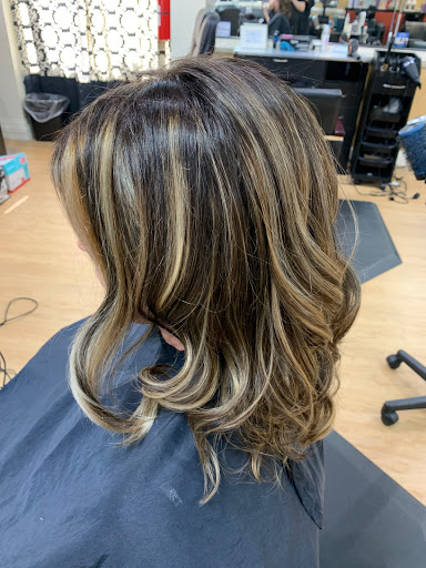 Hair Salon «The Parlour A Hair Salon», reviews and photos, 333 Jesse Jewell Pkwy SE, Gainesville, GA 30501, USA