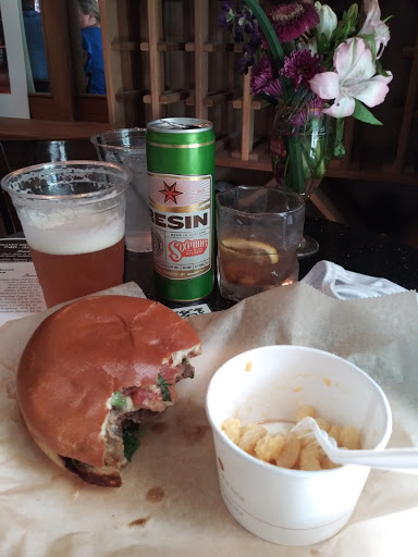 Lounge «Snapshots Lounge», reviews and photos, 1320 Weaver Dr, Granville, OH 43023, USA