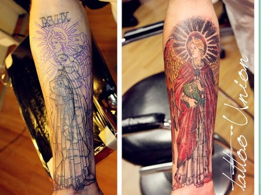 Explore women's hand tattoo ideas, creative tattoo ideas in Chicago, available at TATTOO UNION CHICAGO