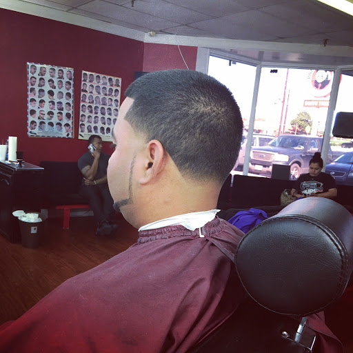 Barber Shop «Razor Sharp Cutz - Valley Hi», reviews and photos, 410 Valley Hi Dr #102, San Antonio, TX 78227, USA