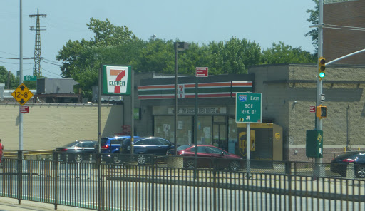 Convenience Store «7-Eleven», reviews and photos, 66-04 Queens Blvd, Woodside, NY 11377, USA