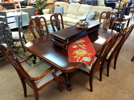 Consignment Shop «New Leaf Home Furnishings», reviews and photos, 2449 Pierce Dr #3, Spring Grove, IL 60081, USA