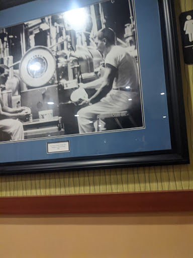 American Restaurant «Newport Creamery», reviews and photos, 1256 Warwick Ave, Warwick, RI 02888, USA